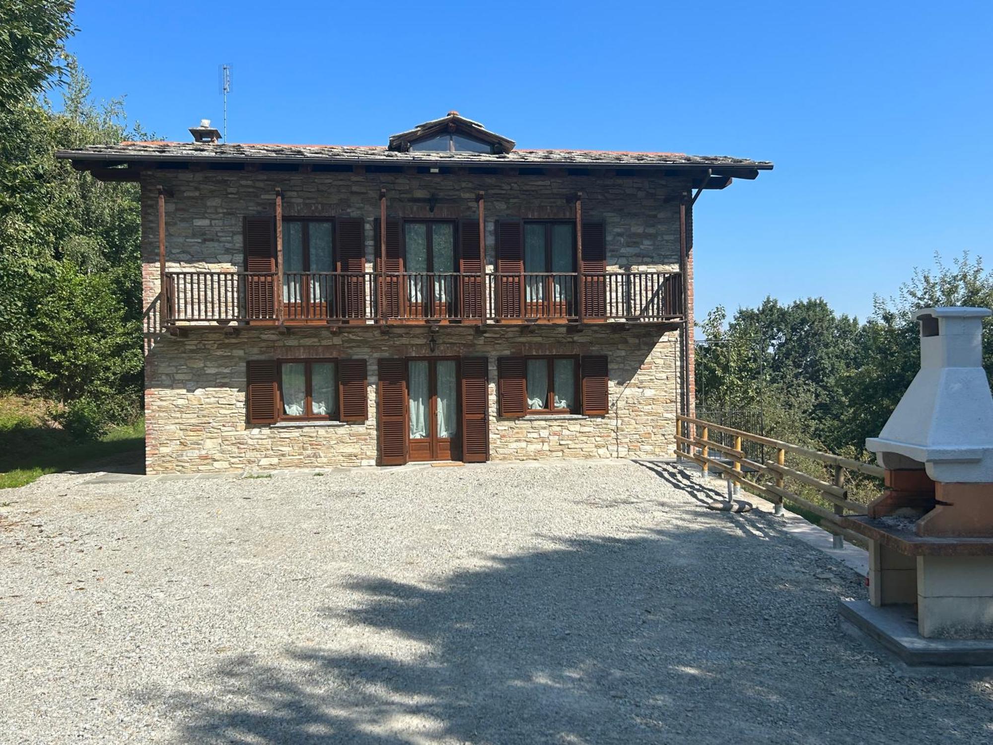 Вилла Casa Salada Bagnolo Piemonte Экстерьер фото